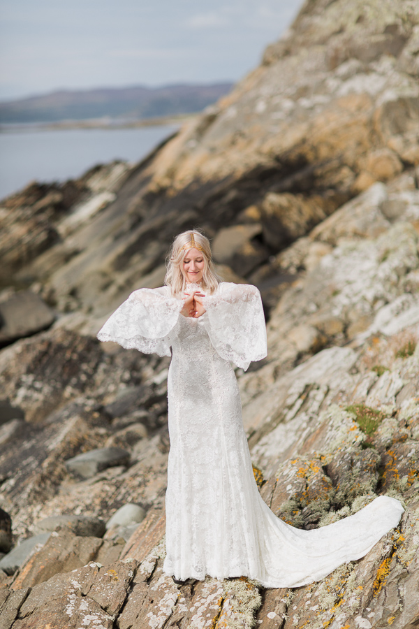 bride in 60s inspired dress in scotland 