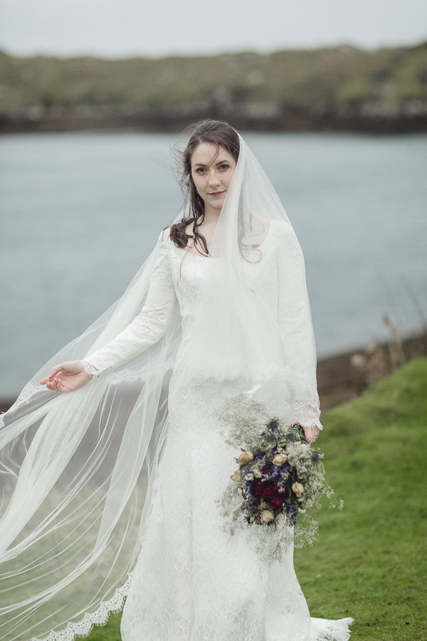 scotland wedding photos bride lookig straight at the camera 
